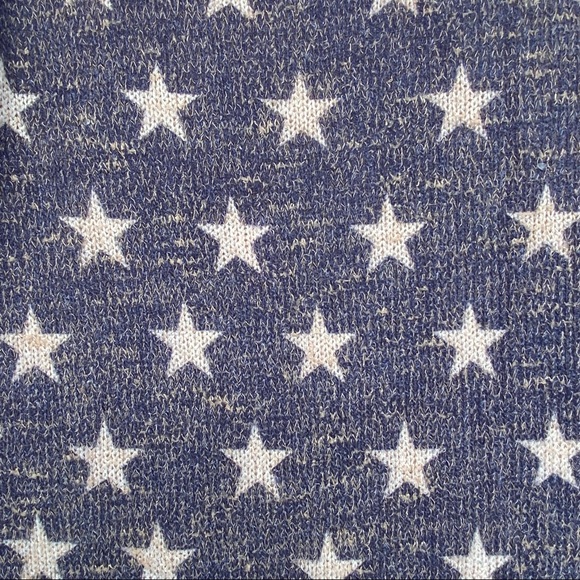 Charming Charlie American 🇺🇸 Flag Lightweight Sweater - Picture 5 of 7